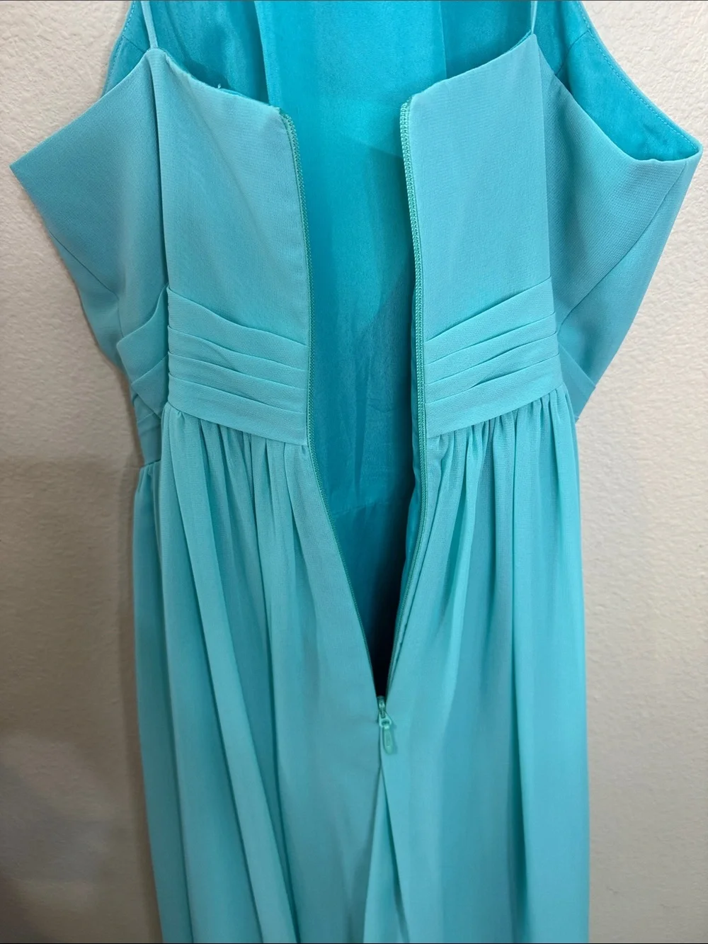 JJs House halter neckline